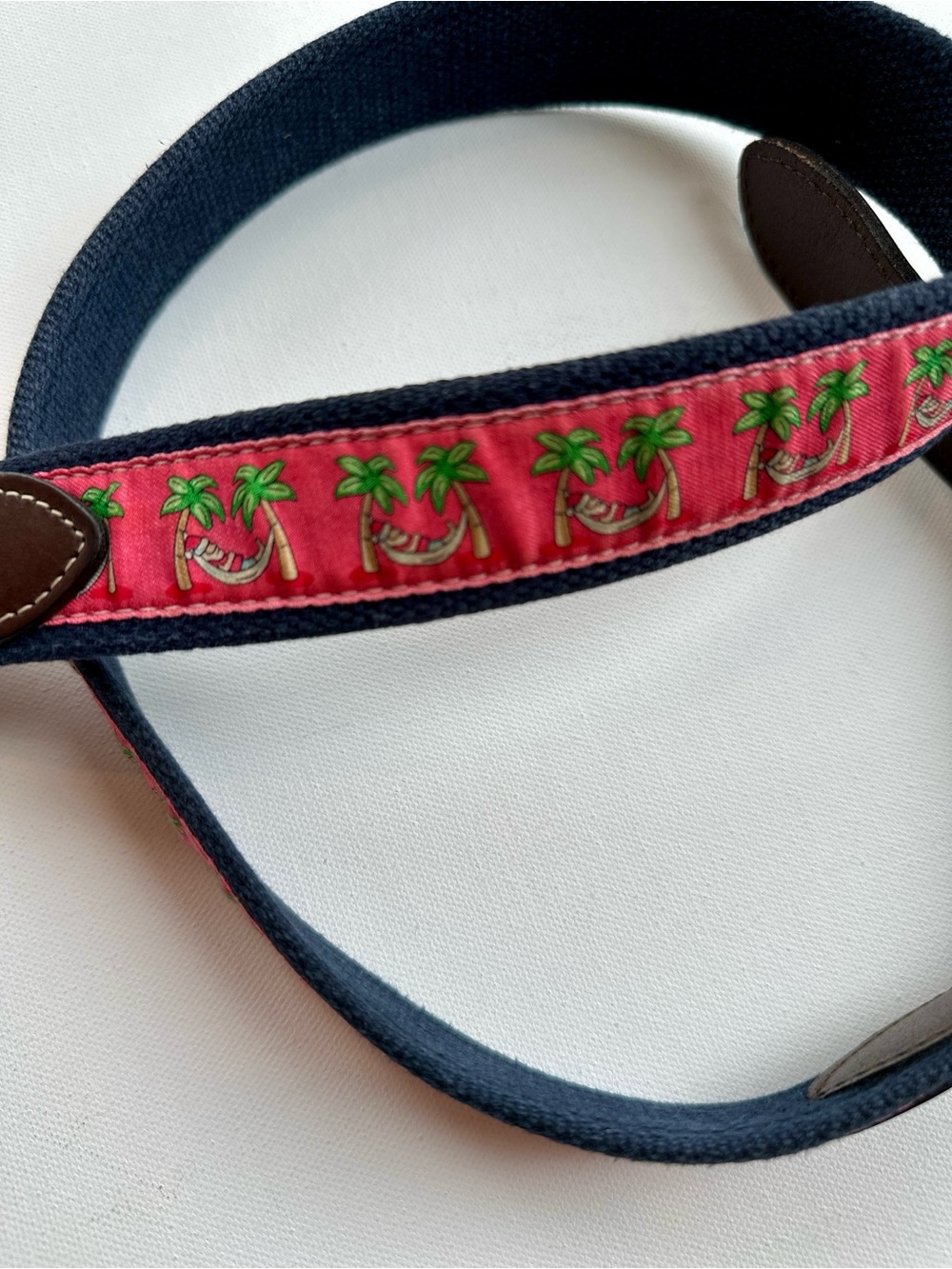 Vineyard Vines Men's Navy and Pink Mai Tai Santa Christmas Belt size 36 - Picture 3 of 9